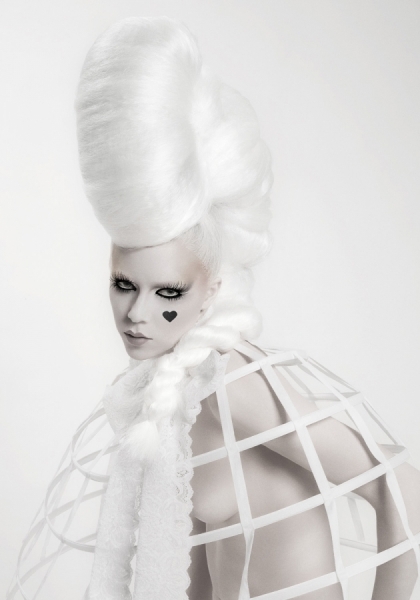 Photograph Brenda De Vries Pierot Coiffures on One Eyeland